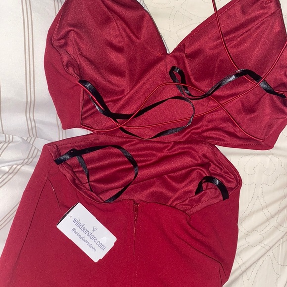 Brand new red, strappy cut-out gown in XS from Windsor - Picture 4 of 5